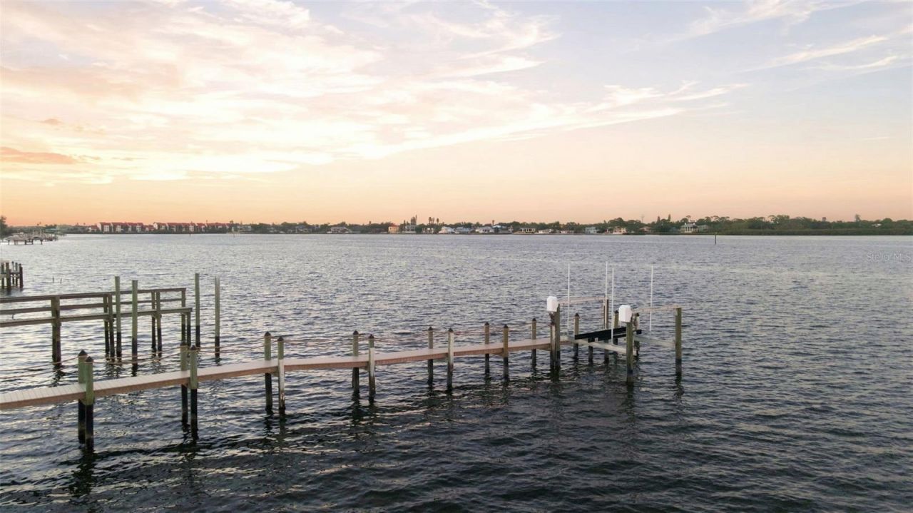 1275 Port Lane, Sarasota, FL 34242 Photo