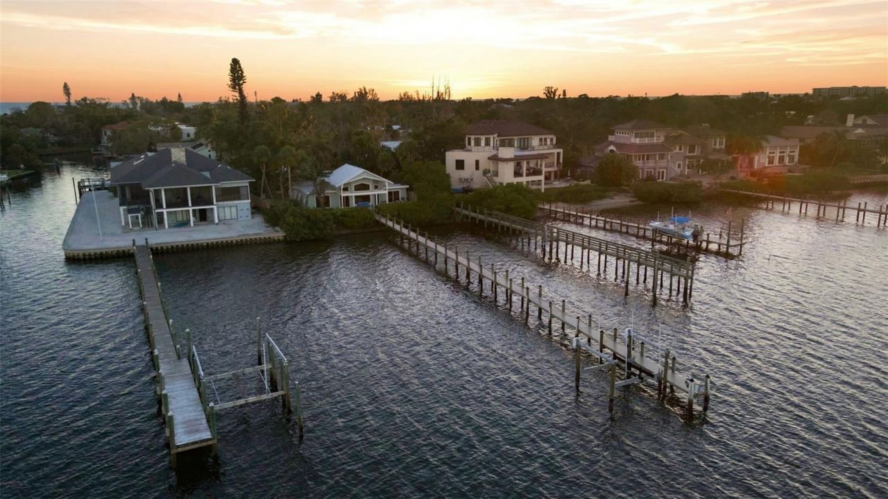 1275 Port Lane, Sarasota, FL 34242 Photo