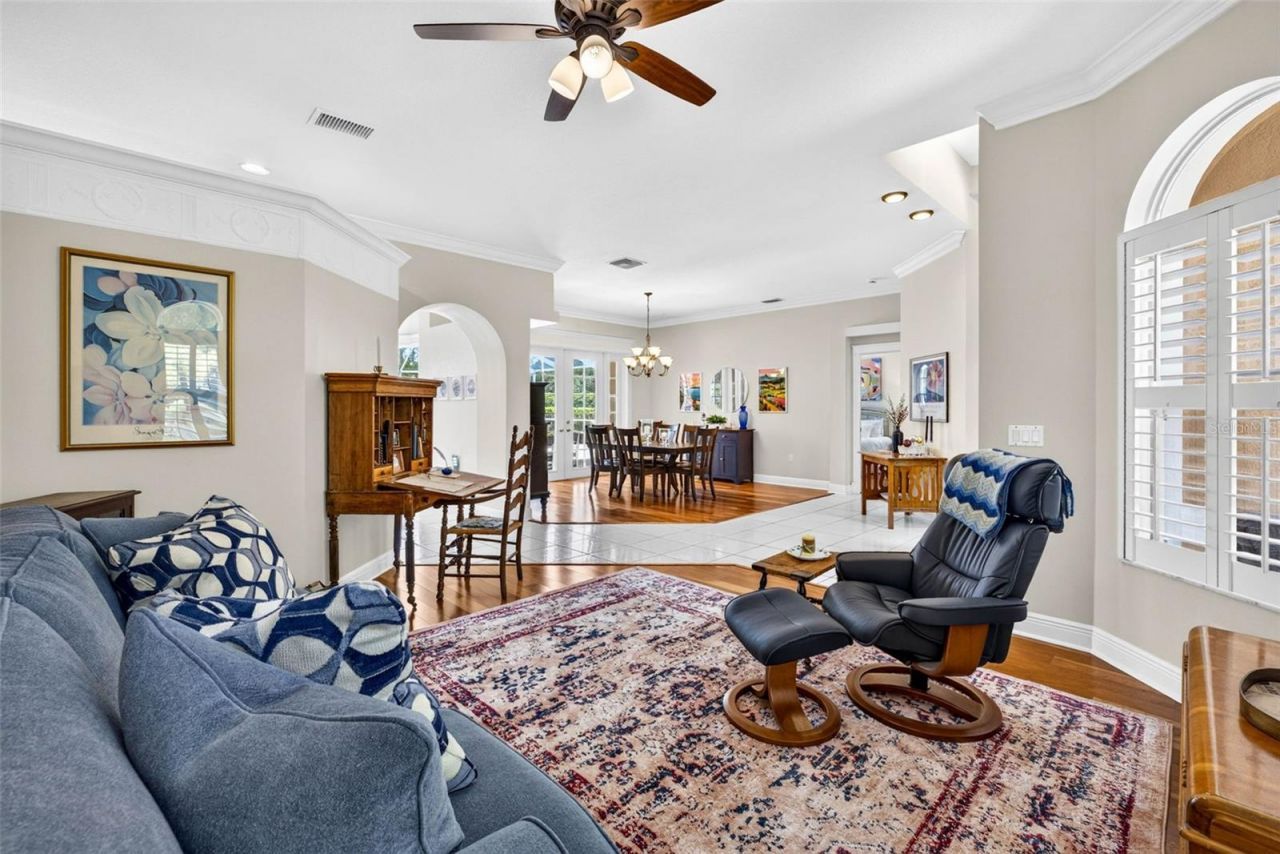 3918 S Nine Drive , Valrico, FL 33596 Photo