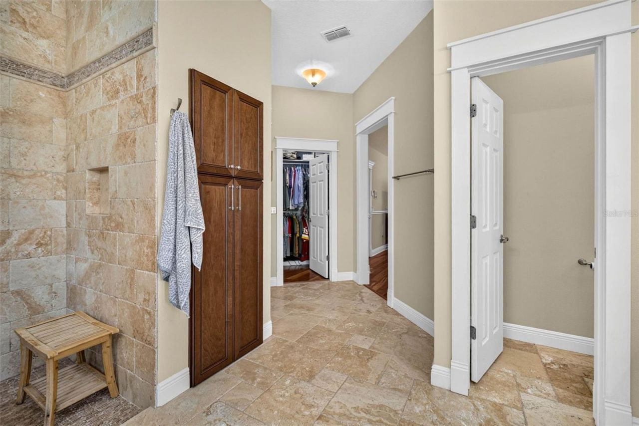 3918 S Nine Drive , Valrico, FL 33596 Photo