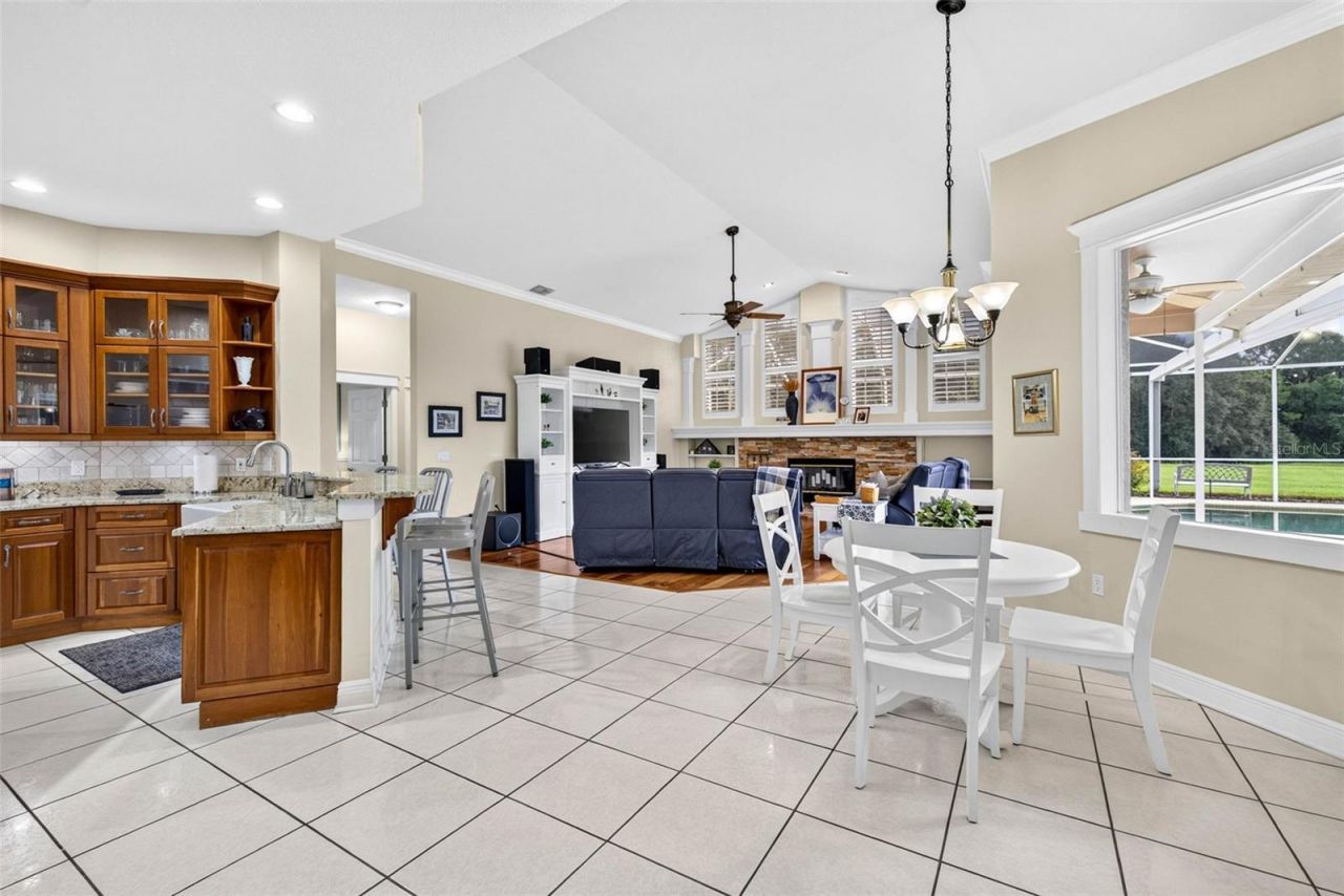3918 S Nine Drive , Valrico, FL 33596 Photo