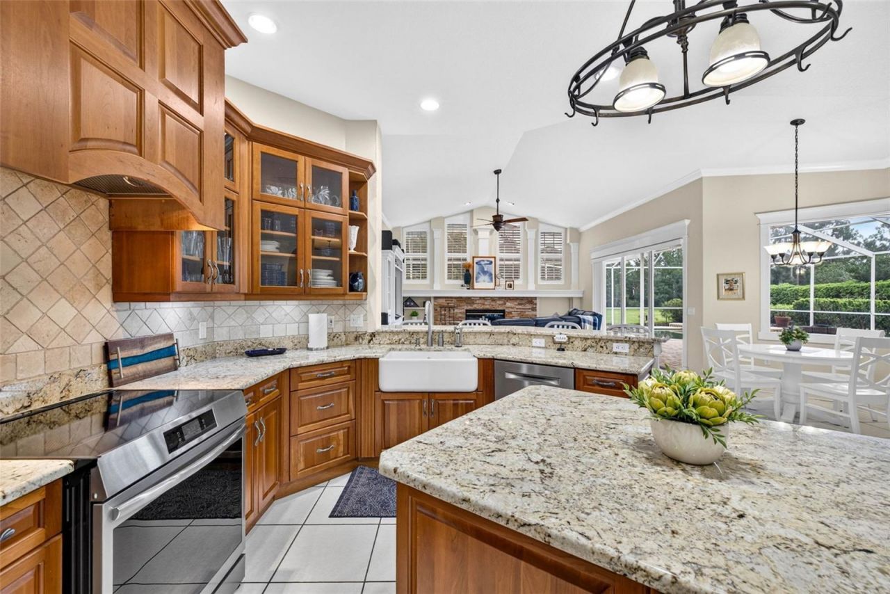 3918 S Nine Drive , Valrico, FL 33596 Photo