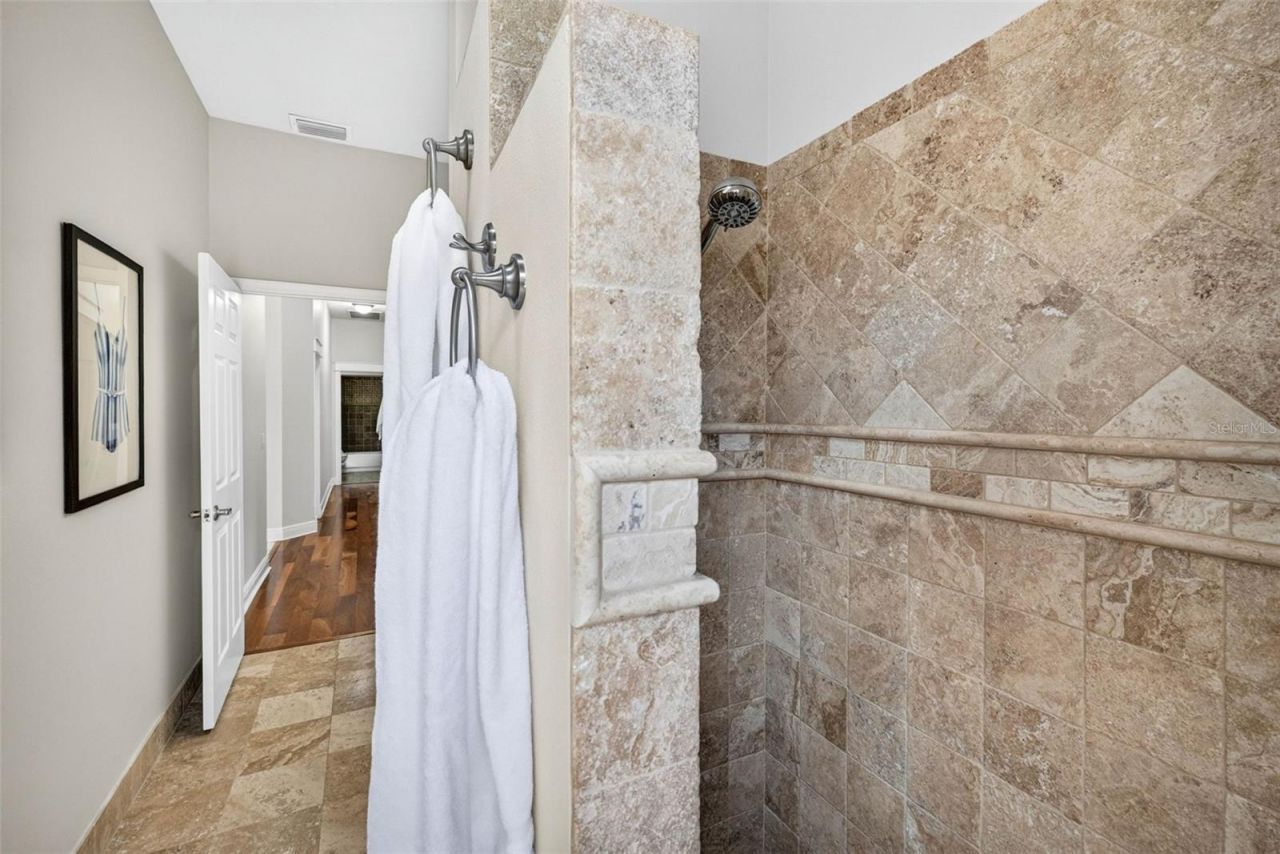 3918 S Nine Drive , Valrico, FL 33596 Photo