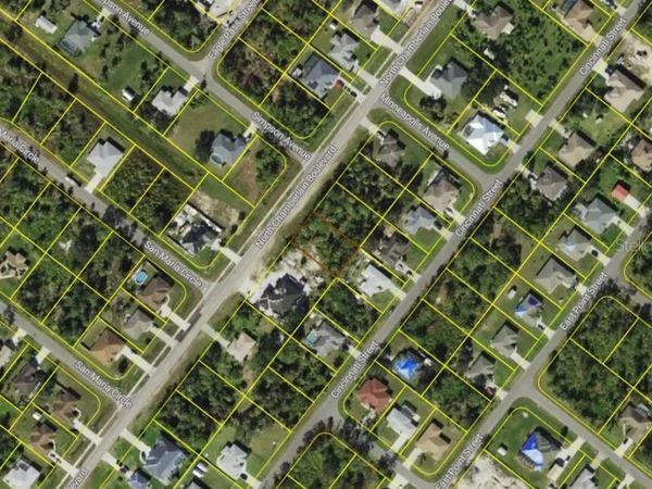 N CHAMBERLAIN BOULEVARD , NORTH PORT, FL 34286