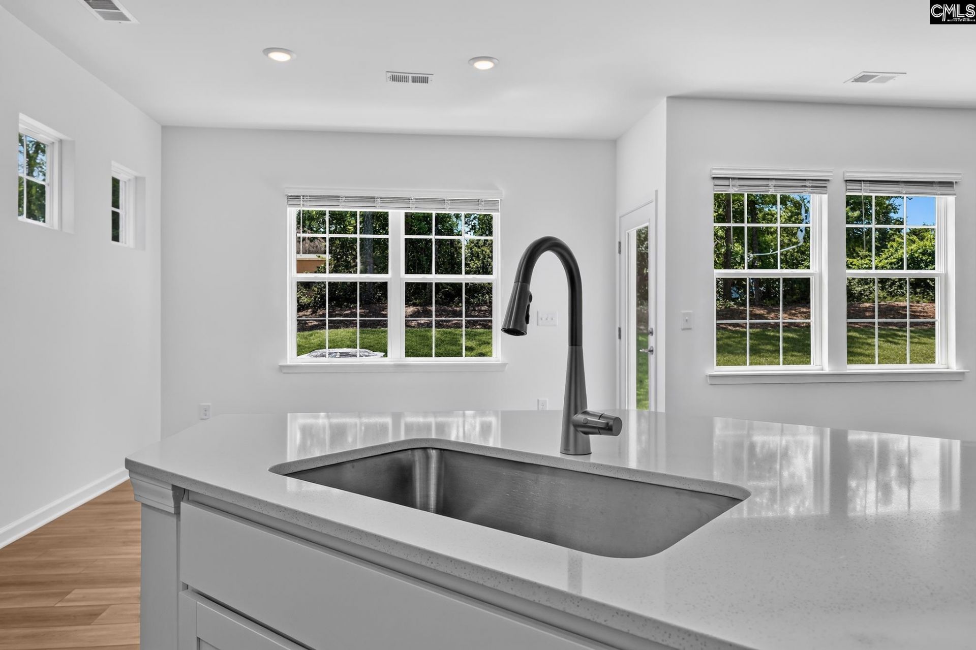 263 Foxglade Drive Photo 11
