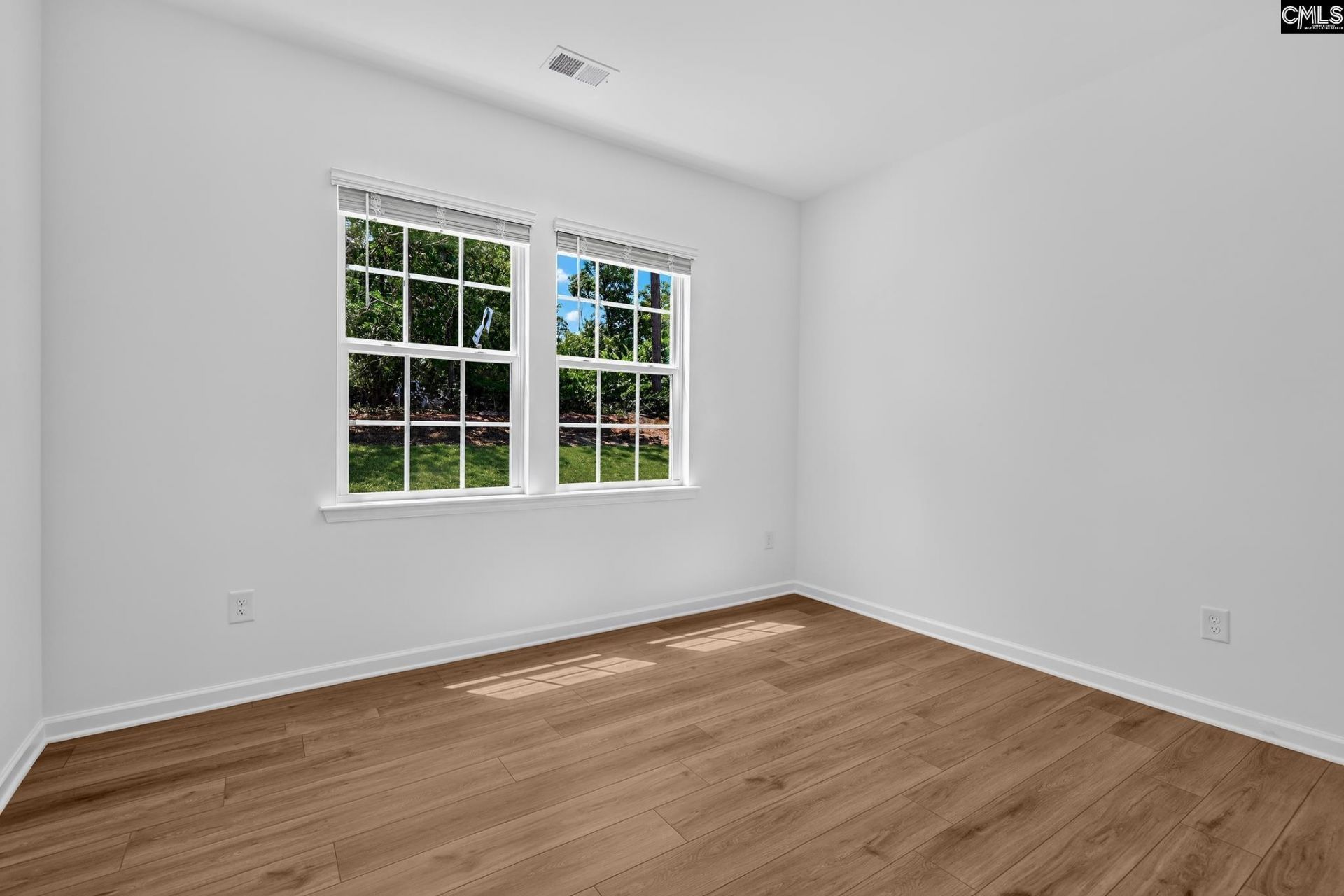 263 Foxglade Drive Photo 12