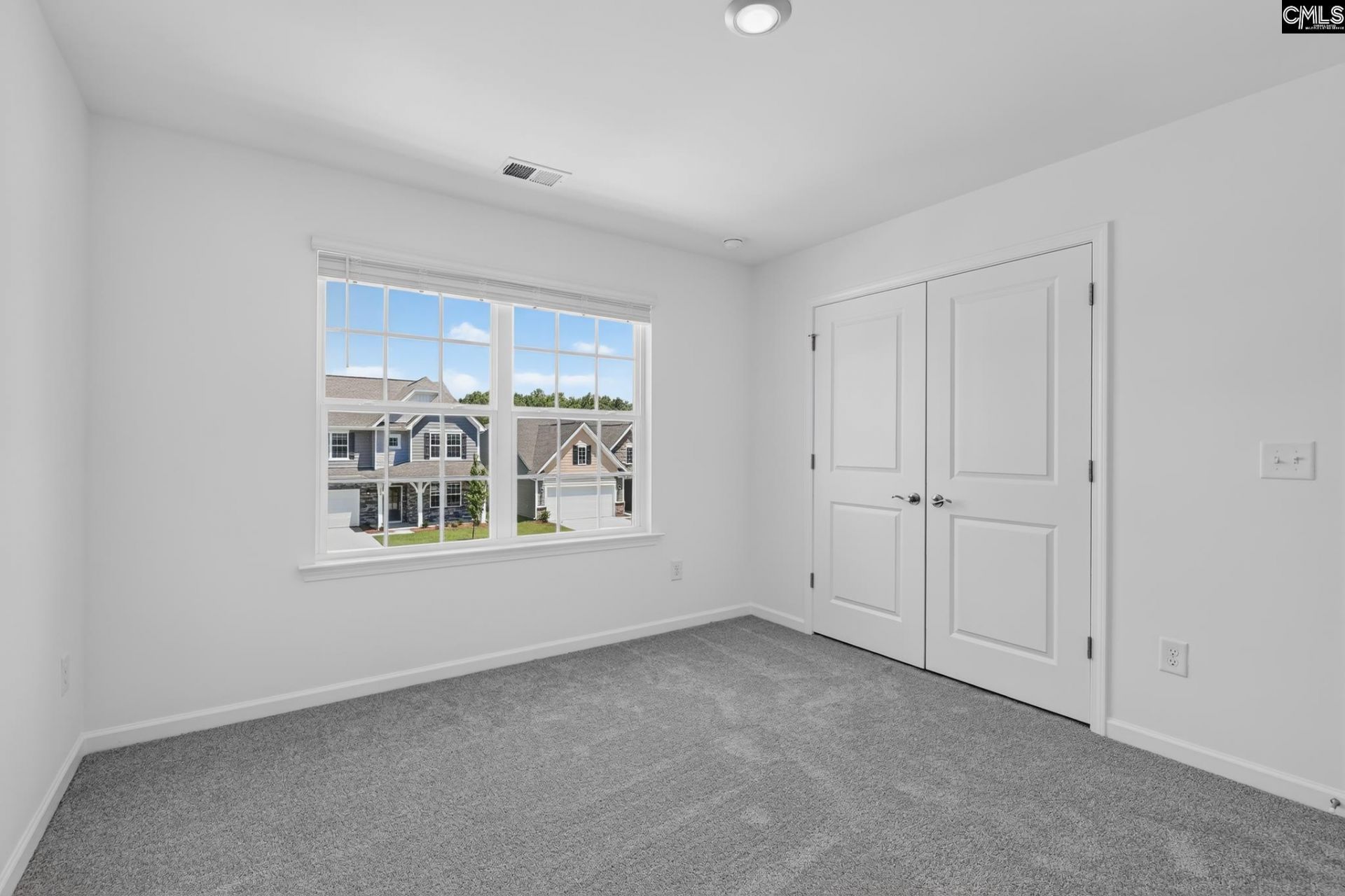 263 Foxglade Drive Photo 16