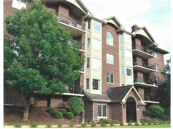 6675 S Cass Avenue , Unit 2A, Westmont, IL 60559
