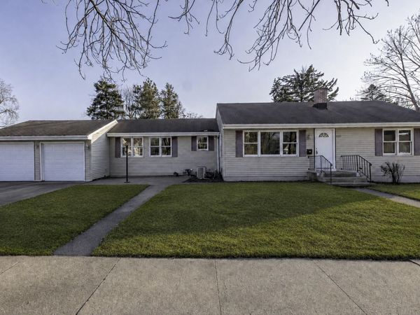 821 12th Street , North Chicago, IL 60064