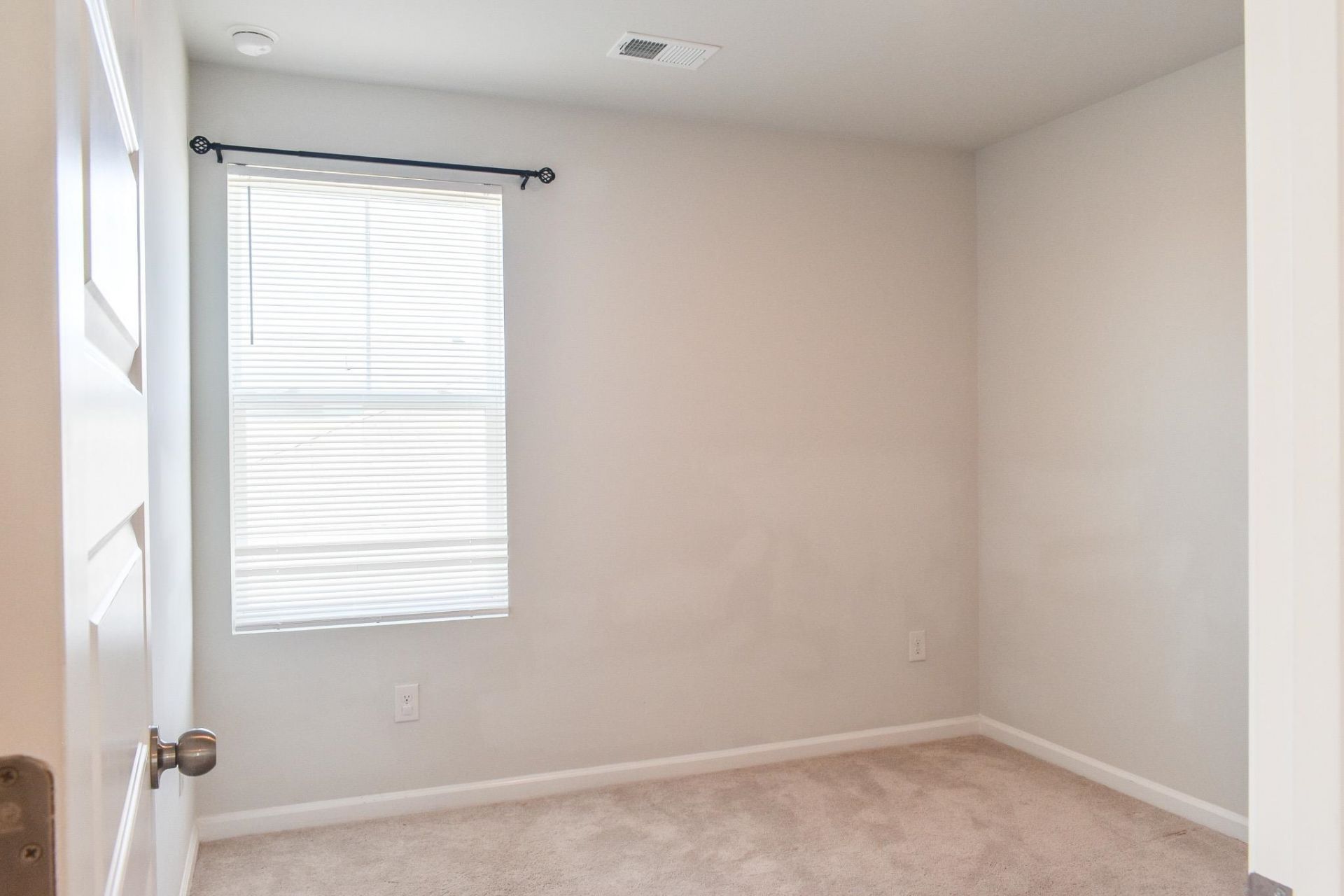 1057 Saltgrass Way Photo 18