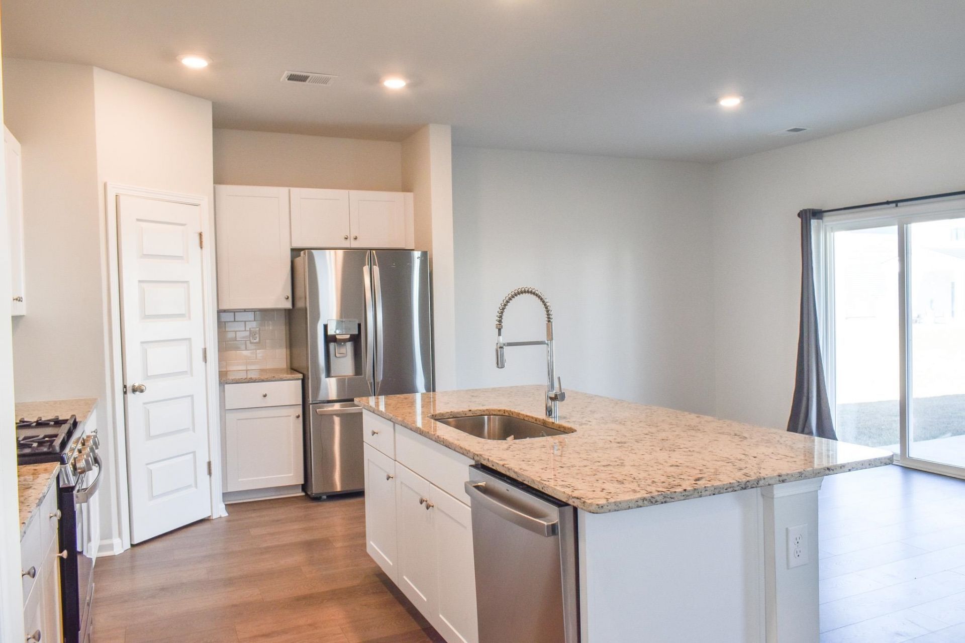 1057 Saltgrass Way Photo 5
