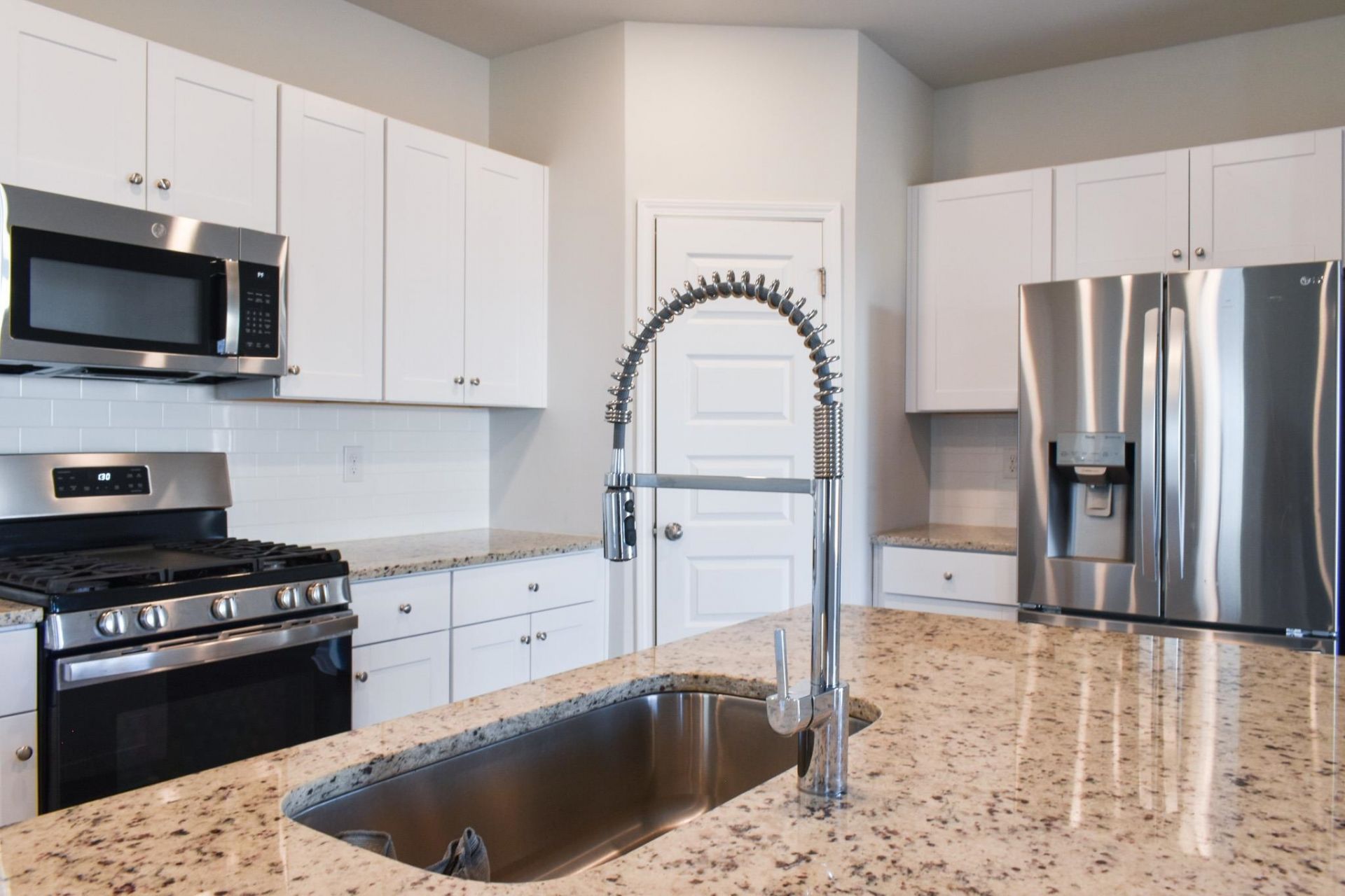 1057 Saltgrass Way Photo 8
