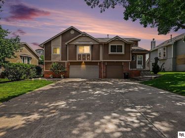6521 S 108th Avenue, Omaha, NE 68137