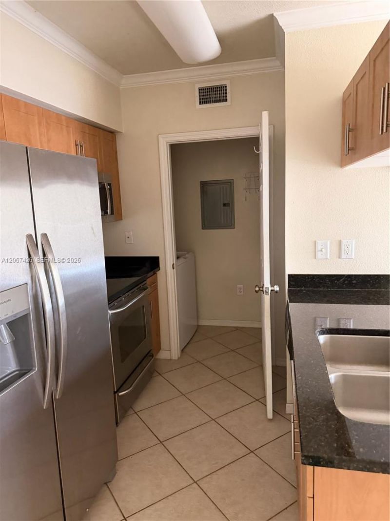 6559 Emerald Dunes Dr , Unit 303, West Palm Beach, FL 33411 Photo