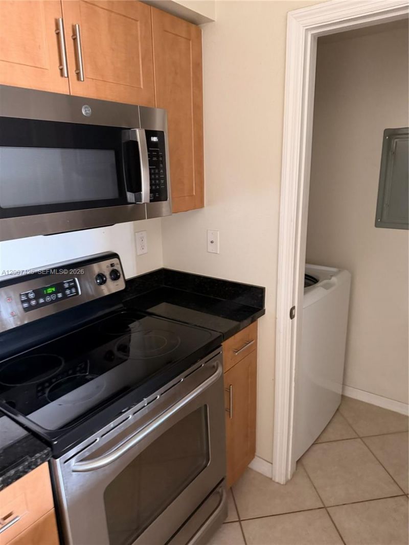 6559 Emerald Dunes Dr , Unit 303, West Palm Beach, FL 33411 Photo