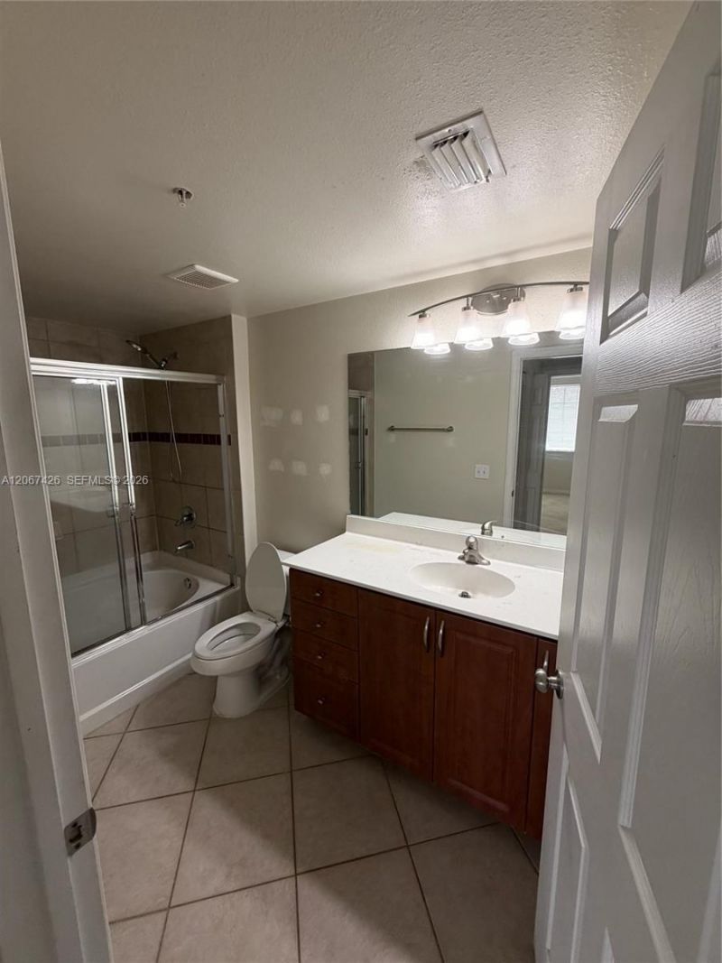 6559 Emerald Dunes Dr , Unit 303, West Palm Beach, FL 33411 Photo
