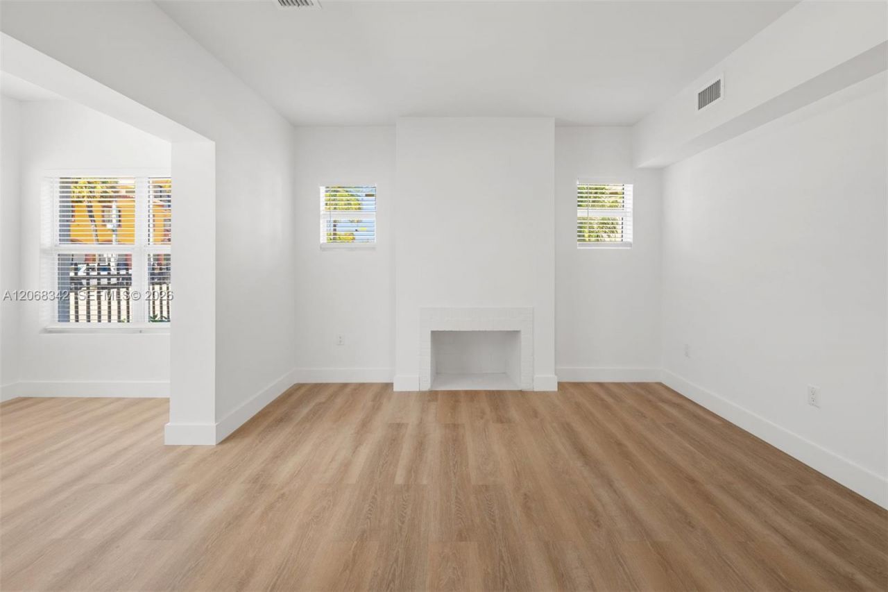 403 SW 12th Ave , Miami, FL 33130 Photo