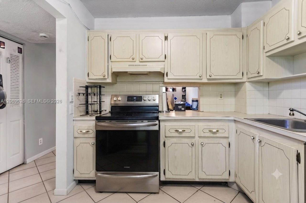 201 Berkley Rd , Unit 309, Hollywood, FL 33024 Photo