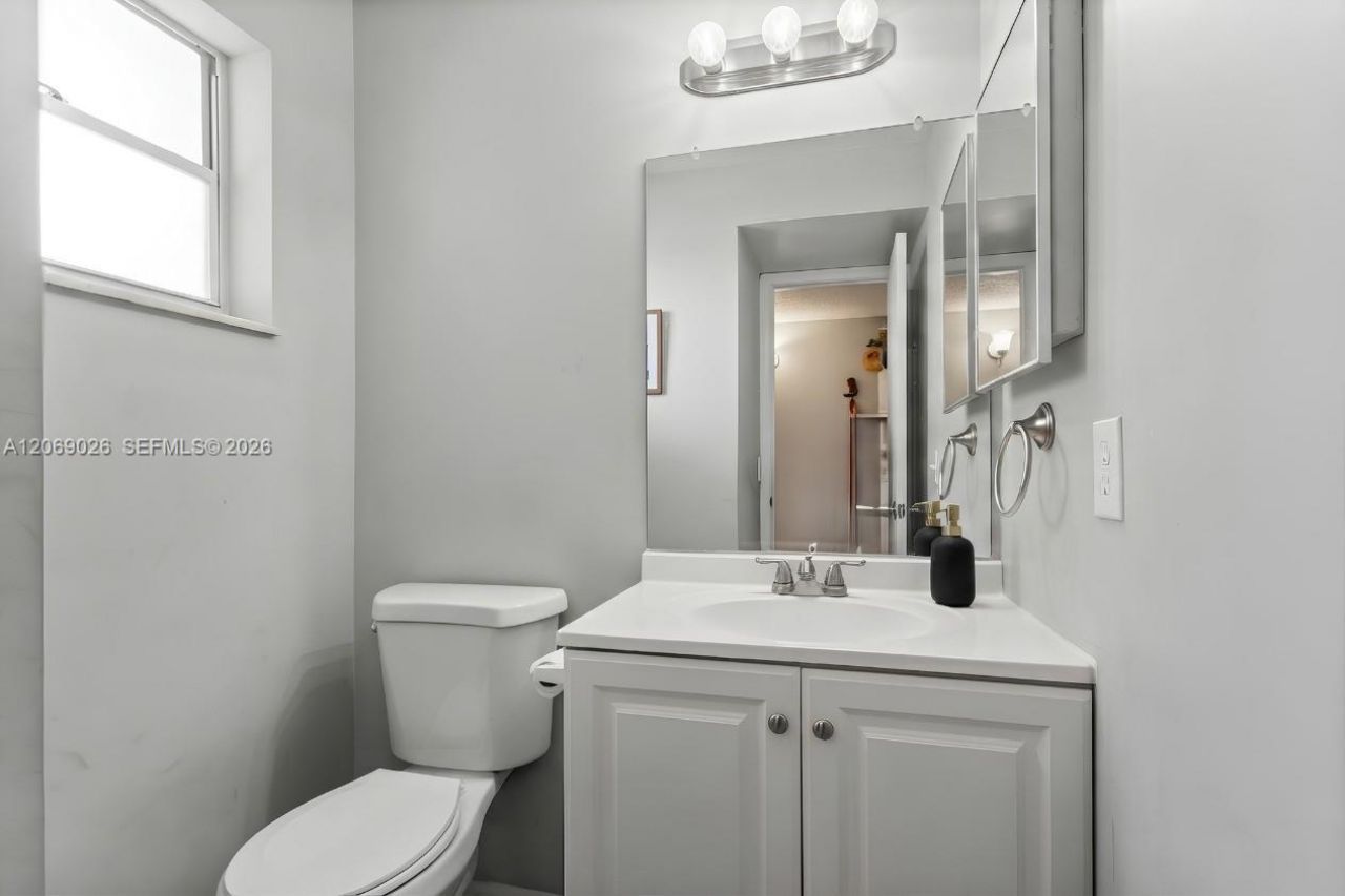 201 Berkley Rd , Unit 309, Hollywood, FL 33024 Photo