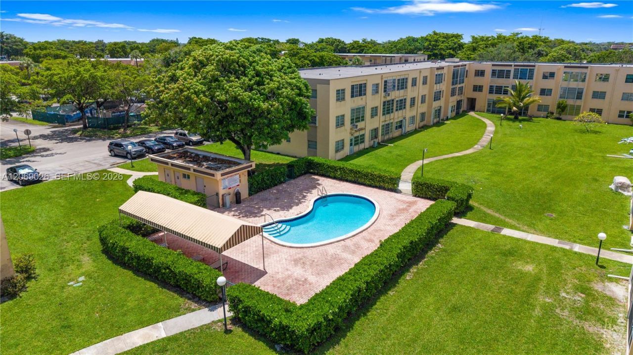 201 Berkley Rd , Unit 309, Hollywood, FL 33024 Photo