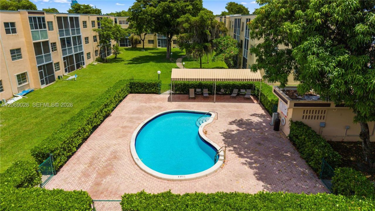 201 Berkley Rd , Unit 309, Hollywood, FL 33024 Photo