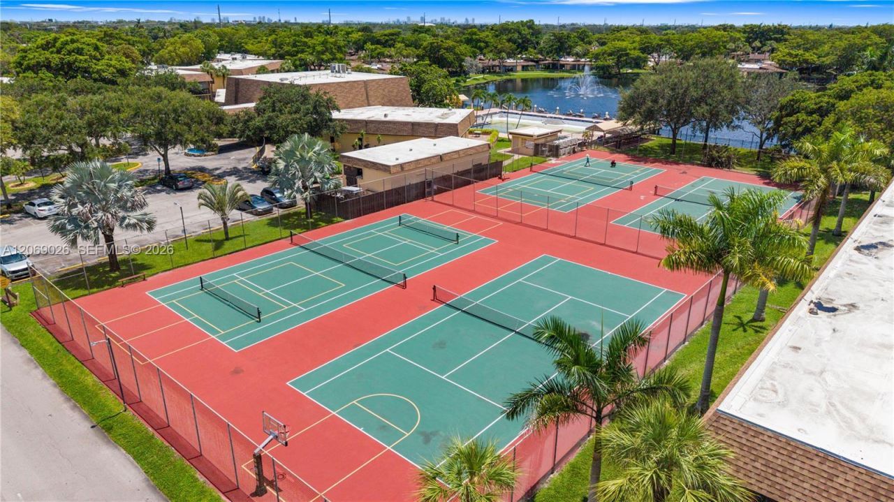 201 Berkley Rd , Unit 309, Hollywood, FL 33024 Photo