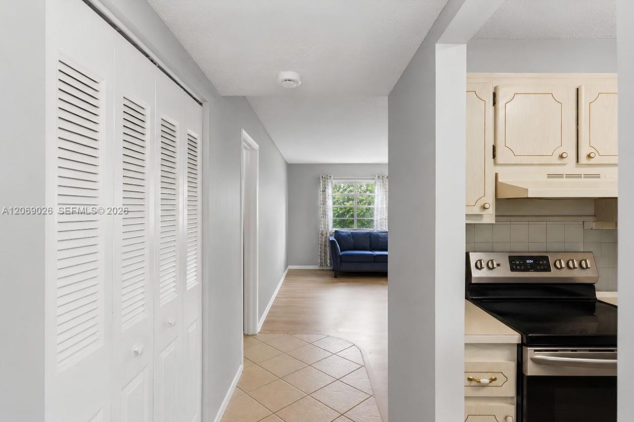 201 Berkley Rd , Unit 309, Hollywood, FL 33024 Photo