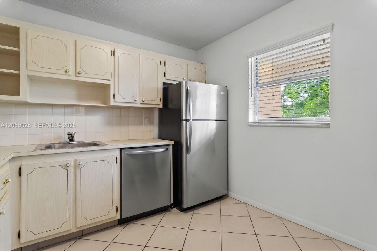 201 Berkley Rd , Unit 309, Hollywood, FL 33024 Photo