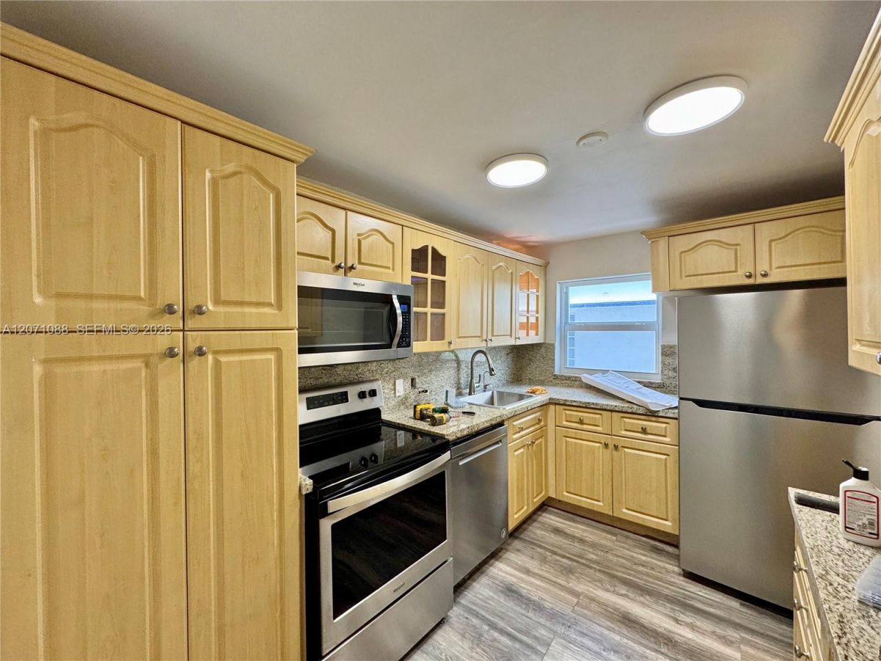 245 18th St, Unit 301, Miami Beach, FL 33139 Photo