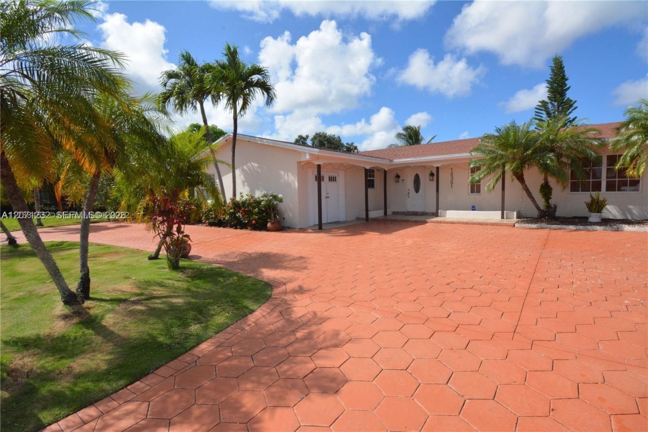 10301 SW 199th St , Cutler Bay, FL 33157 Photo