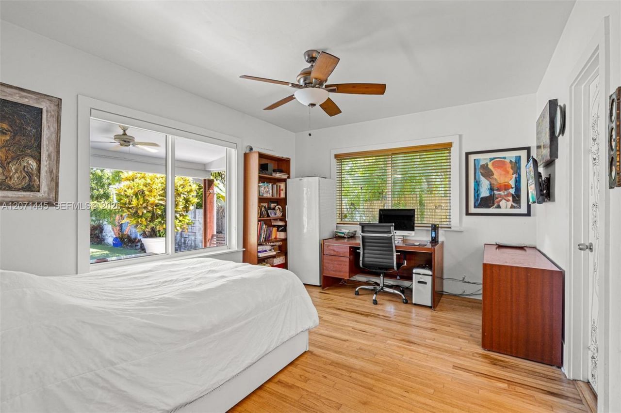 7970 Hawthorne Ave , Miami Beach, FL 33141 Photo