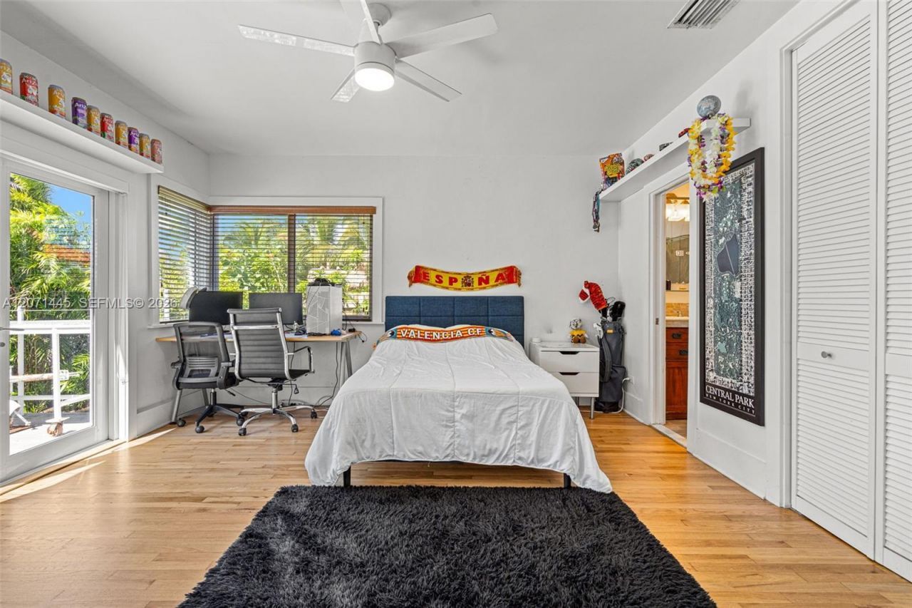 7970 Hawthorne Ave , Miami Beach, FL 33141 Photo