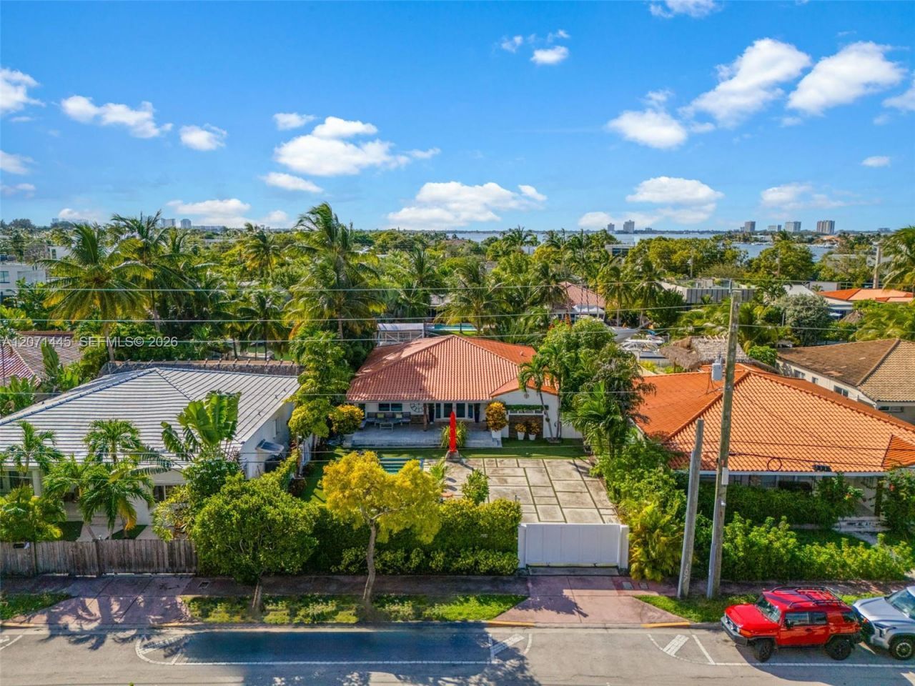 7970 Hawthorne Ave, Miami Beach, FL 33141 Photo