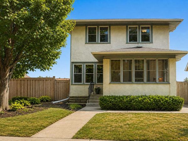 2166 Palace Avenue, Saint Paul, MN 55105