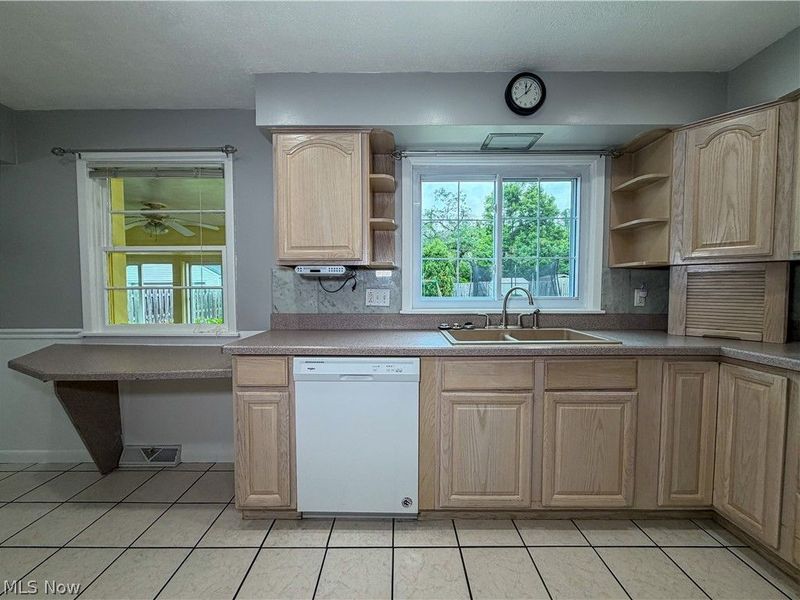228 Wolcott Drive, Boardman, OH 44512 Photo 7