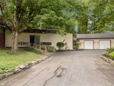 5006 Woodside Road, Fayetteville, NY 13066