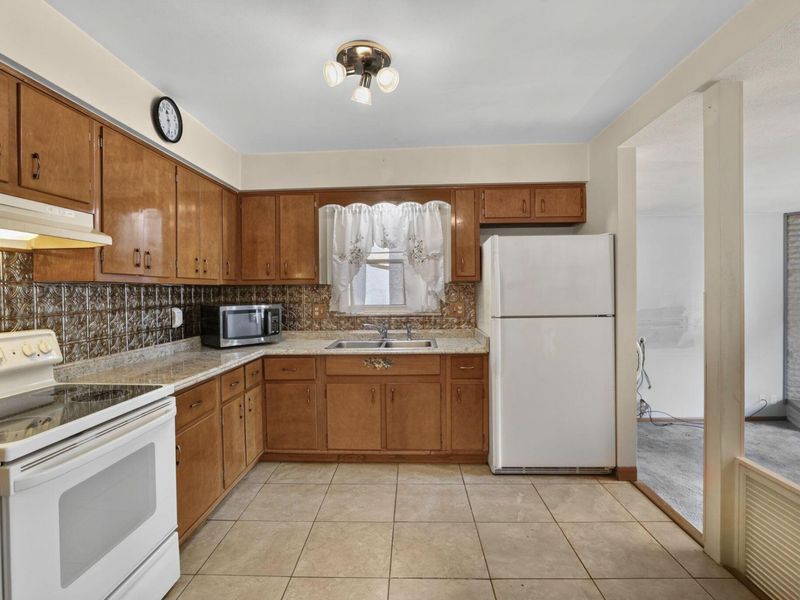 1253 Littlejohn Drive, Columbus, OH 43227 Photo 11