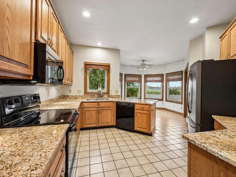 4542 Carrington Way , Hilliard, OH 43026 Photo 2