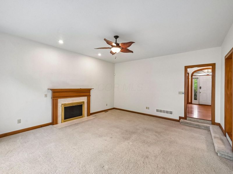 4542 Carrington Way , Hilliard, OH 43026 Photo 3