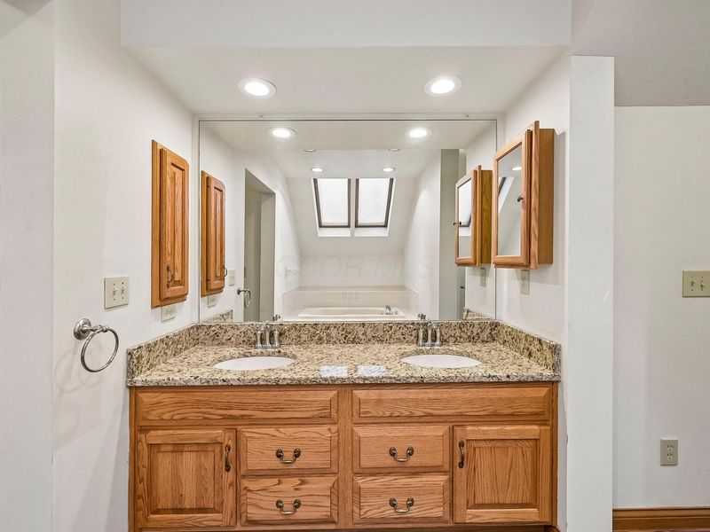 4542 Carrington Way , Hilliard, OH 43026 Photo 9