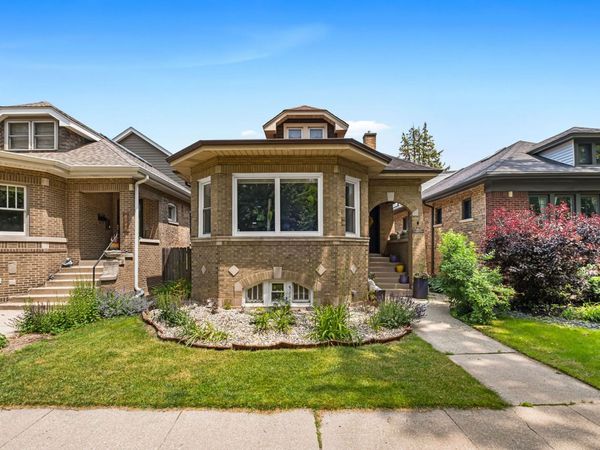 6141 N Maplewood Avenue , Chicago, IL 60659