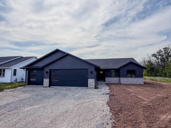 N8891 KILLARNEY WAY, Appleton, WI 54952