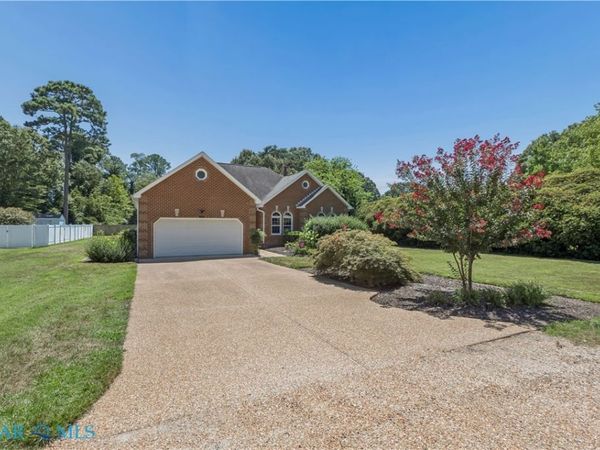 7534 Tyndall Drive, Gloucester Point, VA 23062