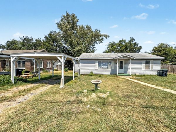848 W Keetoowah Street , Tahlequah, OK 74464