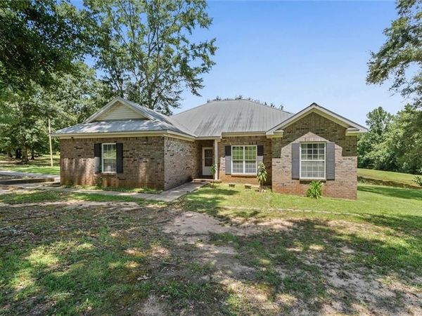20769 Oakdale Drive, Robertsdale, AL 36567