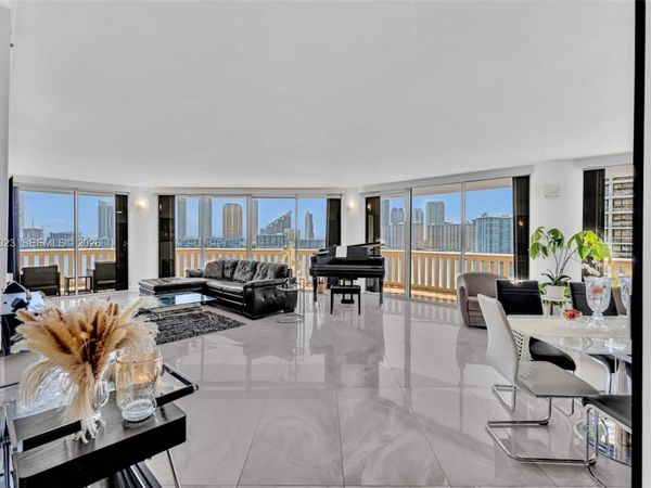 3000 Island Blvd, Unit 1106, Aventura, FL 33160
