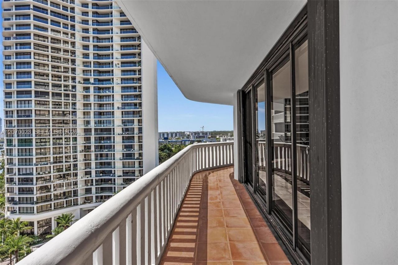 3000 Island Blvd, Unit 1106, Aventura, FL 33160 Photo