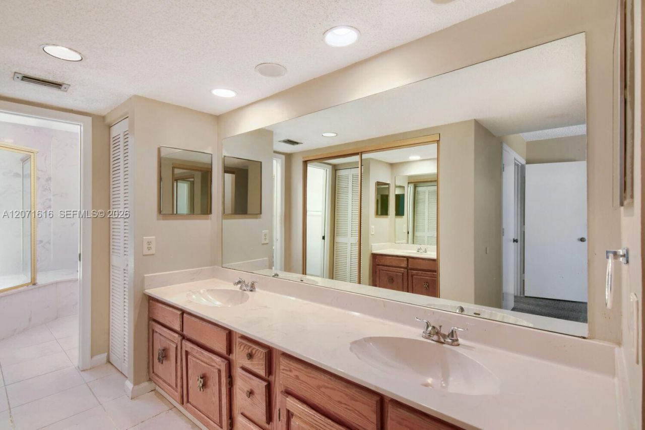 5988 Glendale, Boca Raton, FL 33433 Photo