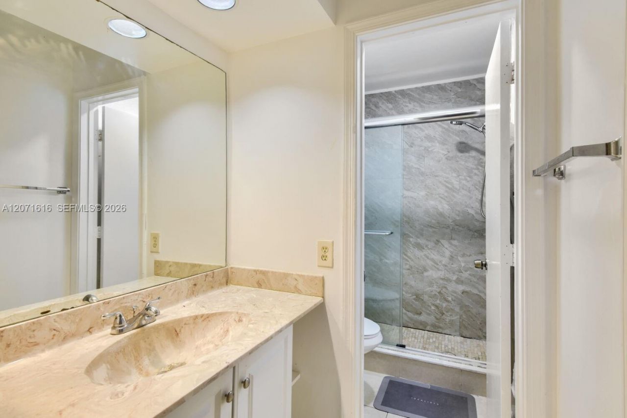 5988 Glendale, Boca Raton, FL 33433 Photo