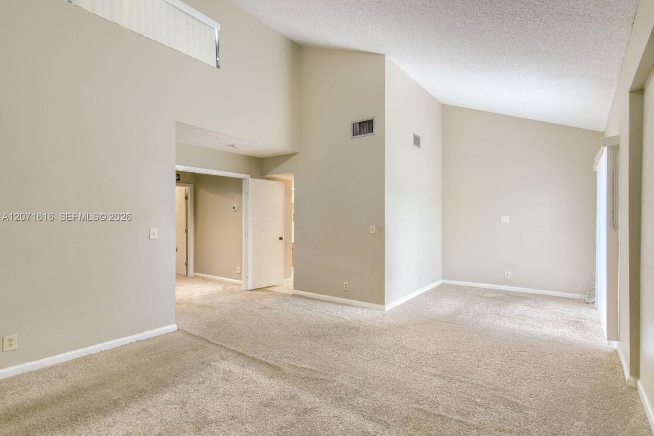 5988 Glendale, Boca Raton, FL 33433 Photo